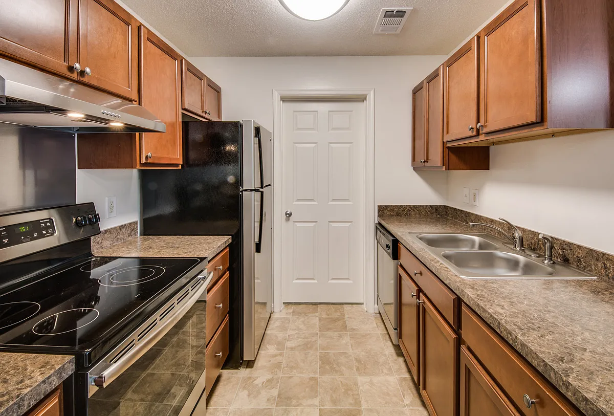 Princeton Woods Apartments — Photo 2
