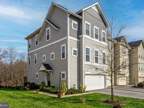 2nd image of 225 Patchwork Dr
