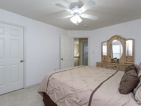 4th image of 512 Creeks End Ln