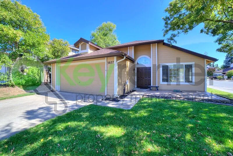 3 bed, 2.0 bath, 1417 sqft, $2,650 — Photo 1