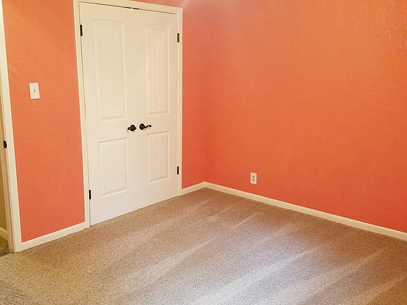 4th image of 3621 Oakwood Dr