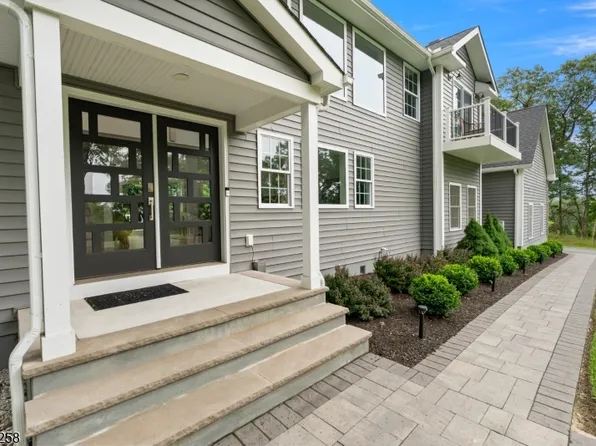 98 King George Rd, Warren Twp., NJ 07059