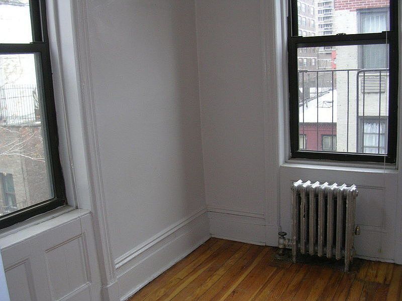 2nd image of 215 E 86th St APT 5N