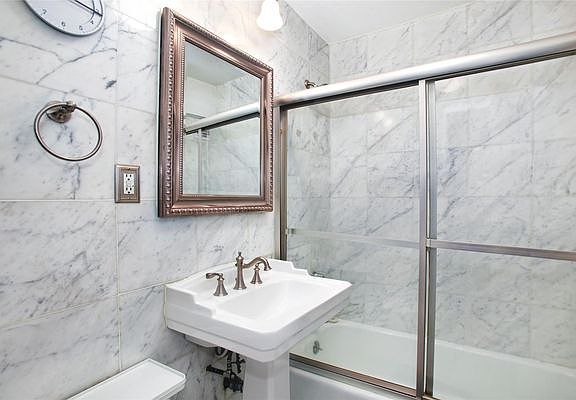 3rd image of 40 Sutton Pl APT 8J