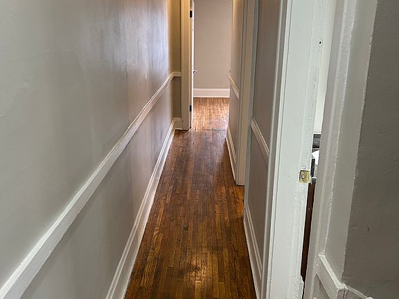 5th image of 2585 Indianola Ave