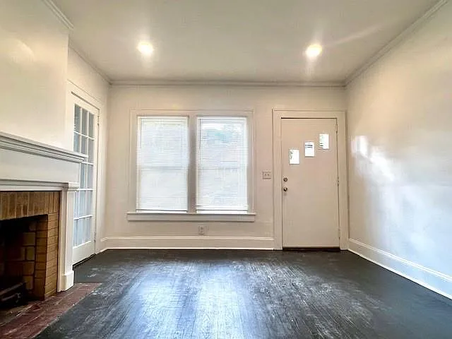 2 bed, 1.0 bath, 1108 sqft, $2,195 — Photo 2