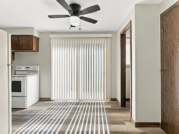 3rd image of 3727 Parkway Blvd #G