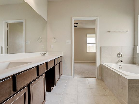 Relaxing owner s luxury bath