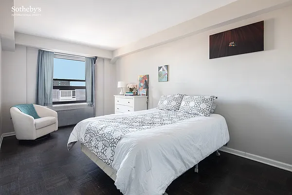 Sold by Sotheby's International Realty | media 8