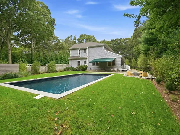 8 Lincoln Ave, East Hampton, NY 11937