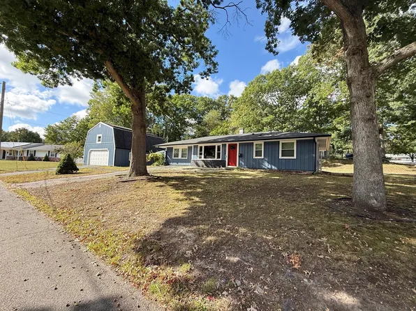 124 Sharon St, Brockton, MA 02302
