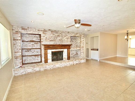 2nd image of 2723 E Birchdale Dr