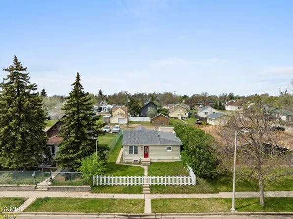 815 5th Ave W, Williston, ND 58801