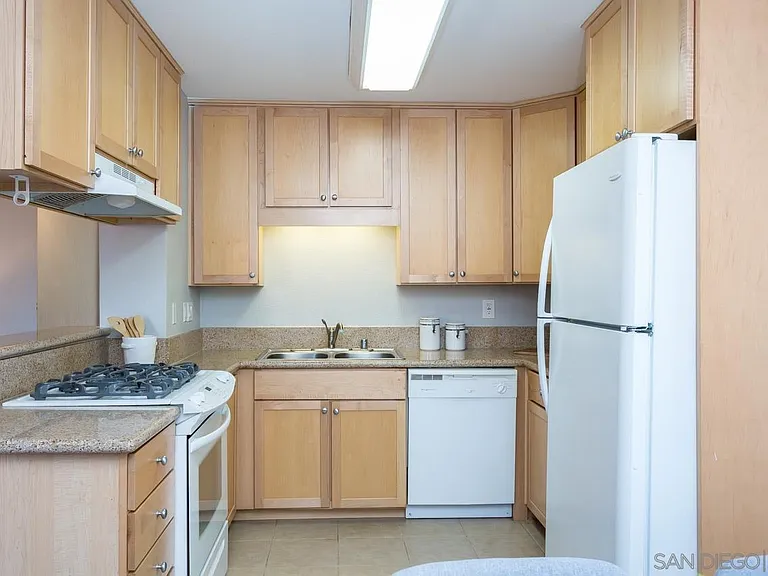 132-101 S Spruce St #132 — Photo 14