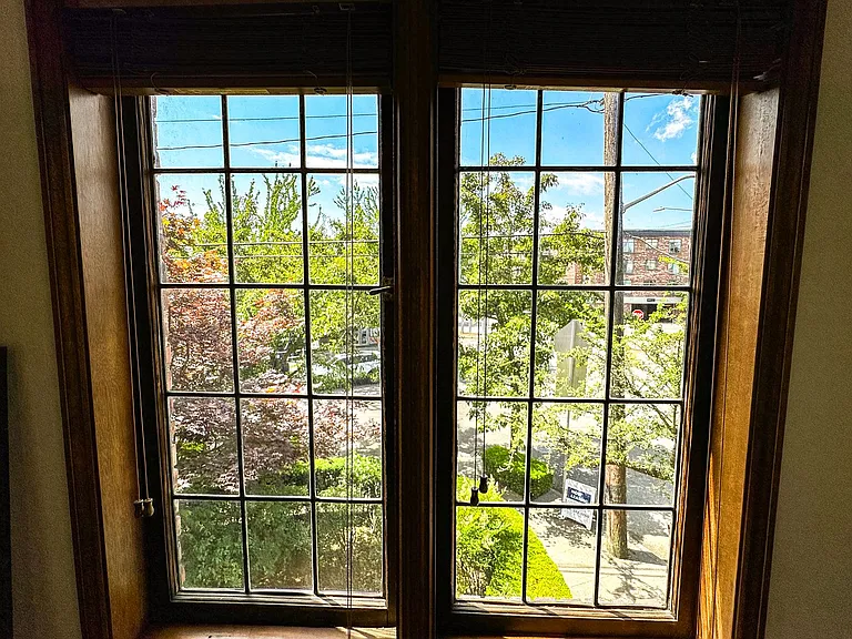 Ten-O-Five Anhalt Apartments — Photo 43