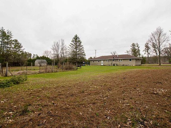 4th image of 563 Church Ave