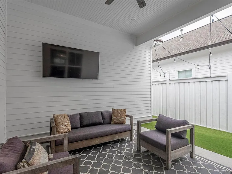 5139 Cheneau Ln — Photo 18