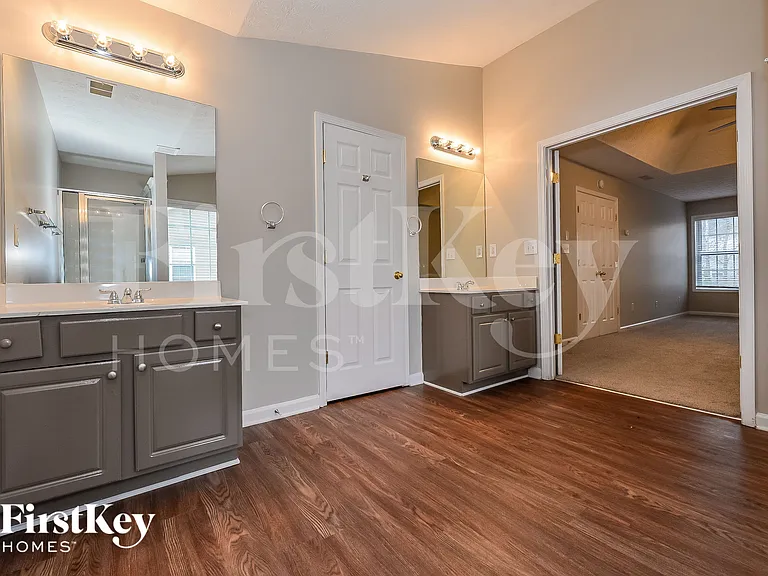 740 Winbrook Dr — Photo 9