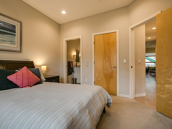 2nd image of 3600 Central Ave SE Unit 202
