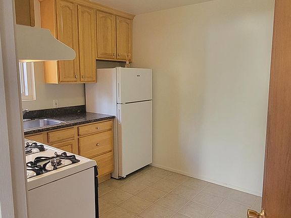 3rd image of 1810 Bush St APT 5