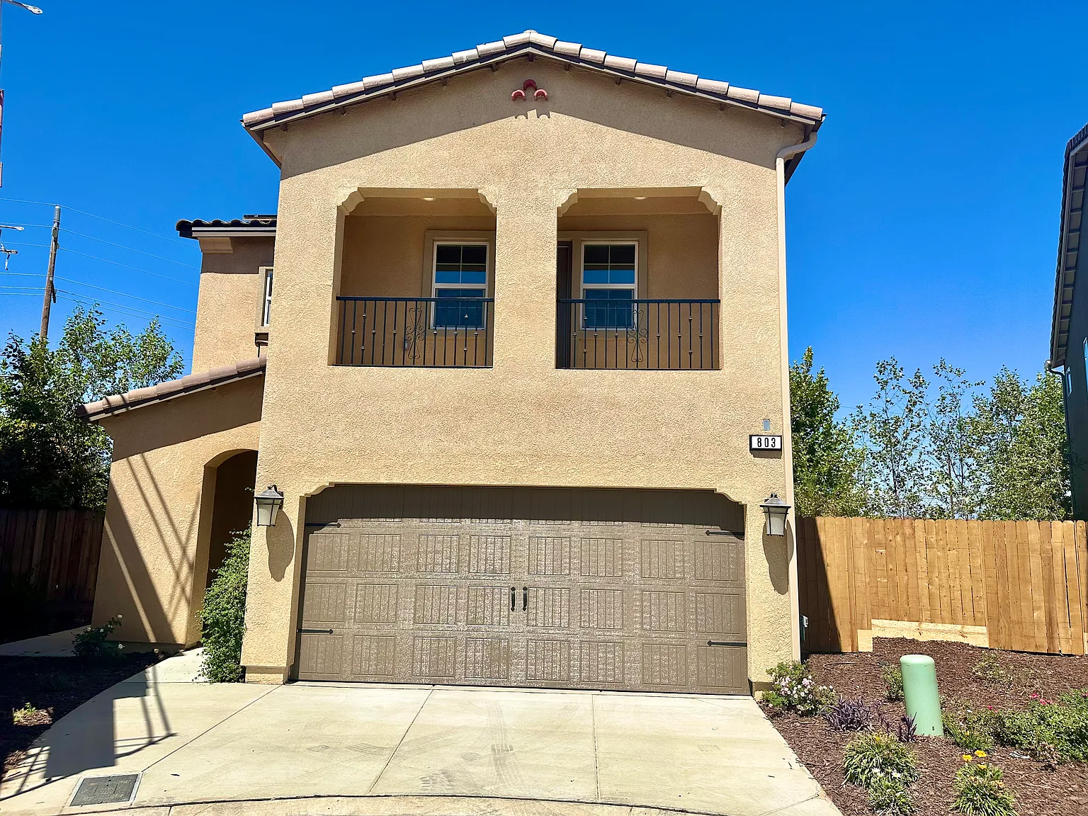 3 bed, 2.5 bath, 1550 sqft, $2,550 — Photo 1