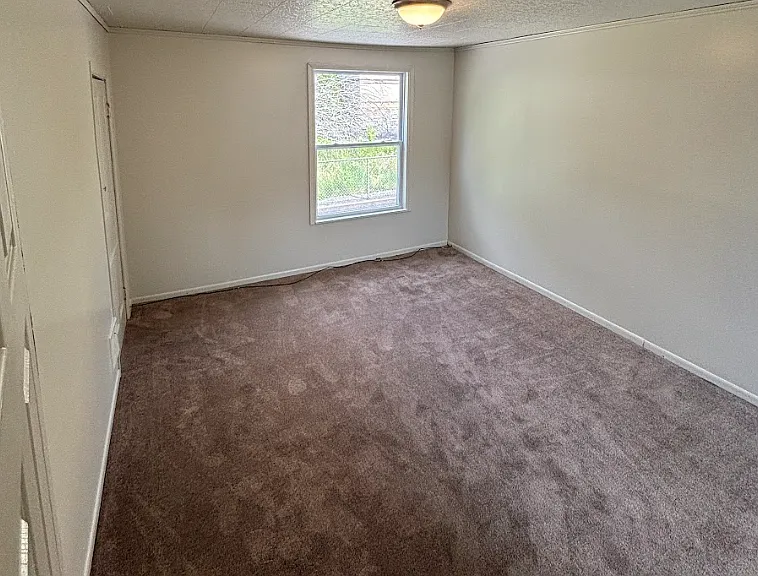 425 Ohio Ave #4 — Photo 9