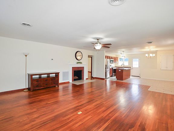 4th image of 1306 George Ave