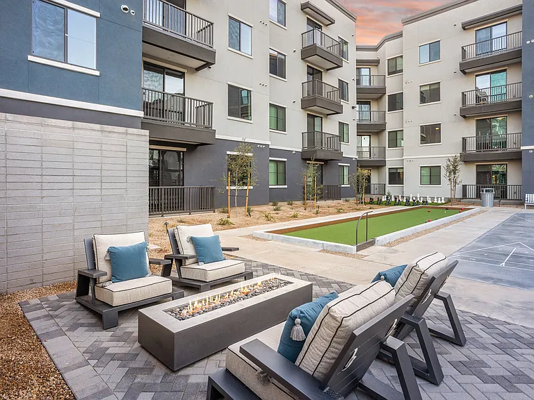 Alta Uptown — Photo 37