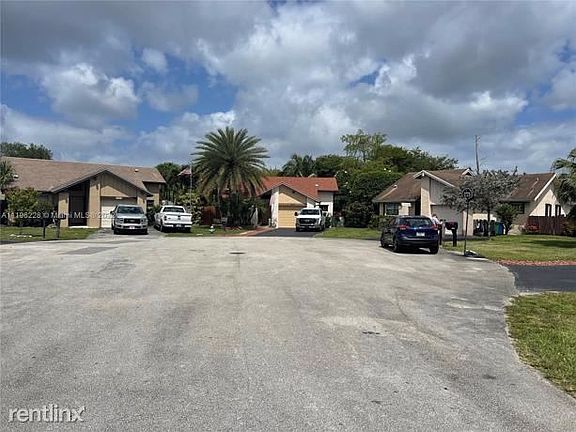 4th image of 7349 NW 38th Pl