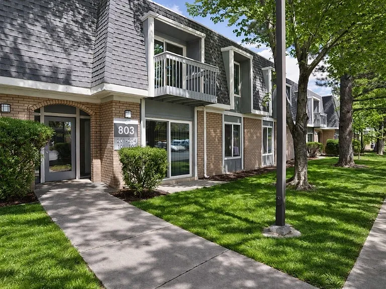 Villas at Vine — Photo 30