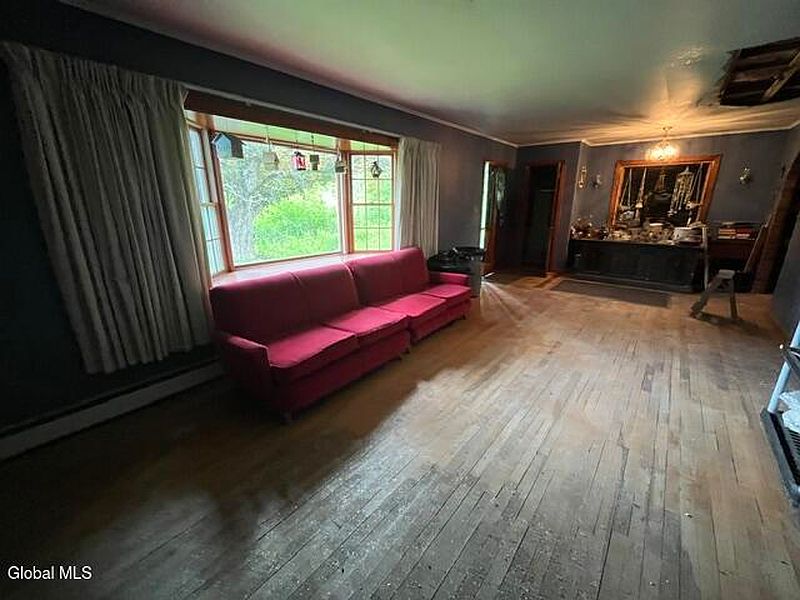 5th image of 12 Brackwyck Drive