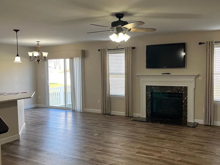 503 Springhurst Pkwy — Photo 10
