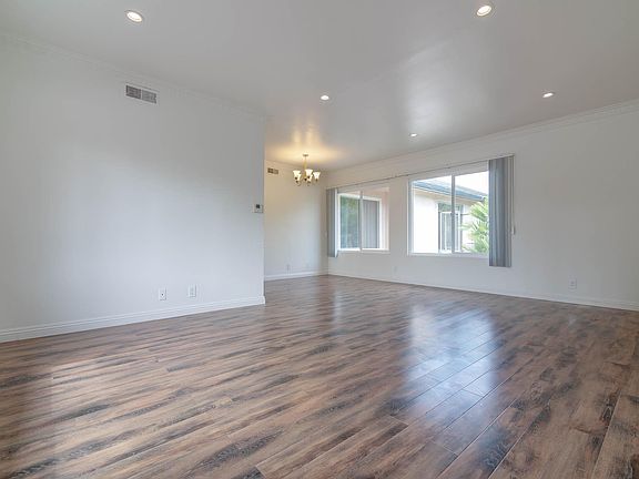 3rd image of 1060 S Stanley Ave APT 6