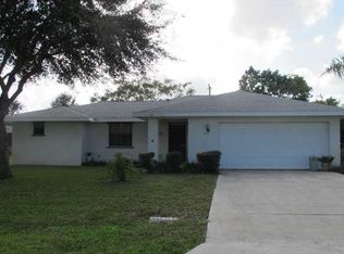 674 SE Clifton Ln, Port Saint Lucie, FL 34983