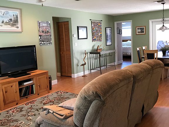Front Living Room 