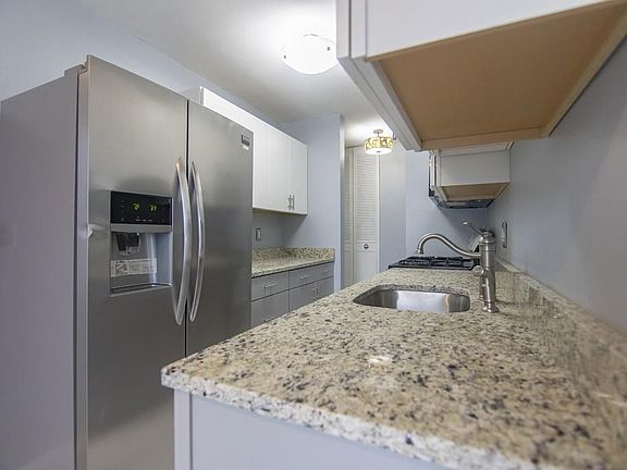 3rd image of 56 Shrewsbury Green Dr Unit F