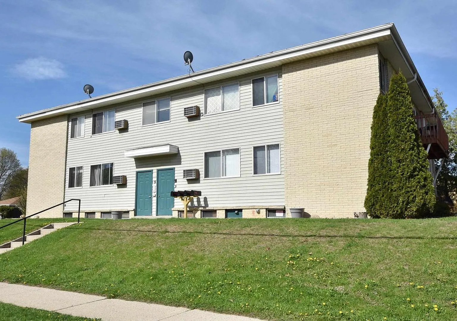 Green Tree and Park Place 2 bedroom apartment — Photo 1