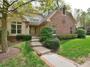 635 Park Cir, Elm Grove, WI 53122