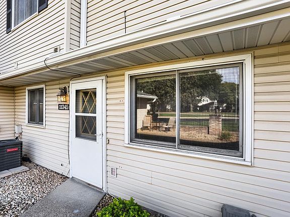 3rd image of 11345 Ibis St NW