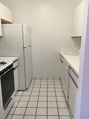 Rented by Olnick Organization | media 2