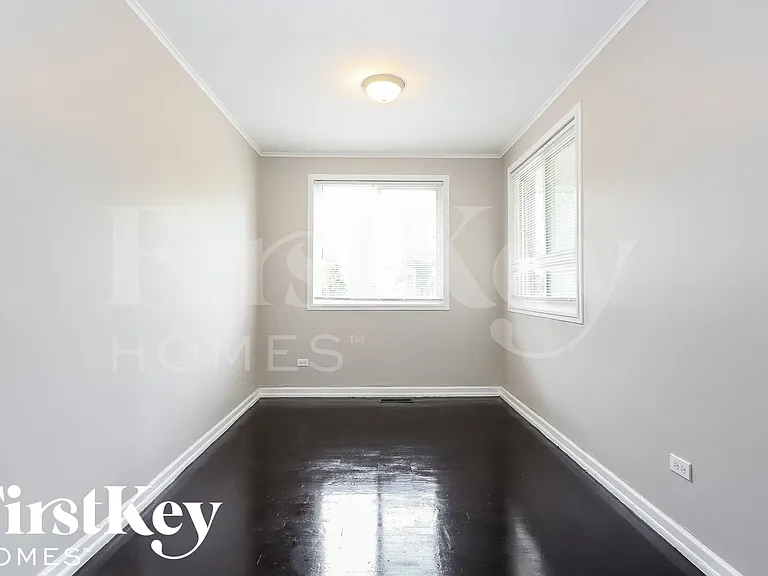 14347 Woodlawn Ave — Photo 7