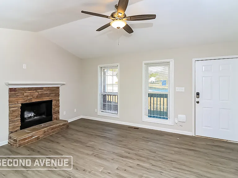 58 Southwind Dr — Photo 3