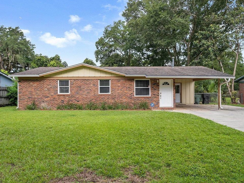 310 Lancaster Dr