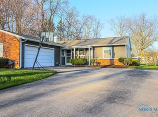6002 Granville Dr, Sylvania, OH 43560