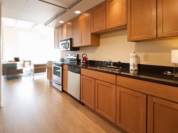 5th image of 221 N Front St APT 511