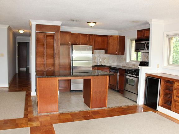 4th image of 1415 N Oak St APT 302