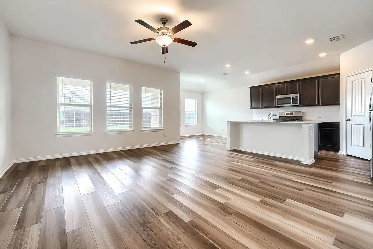 4 bed, 1862 sqft, $2,300 — Photo 1