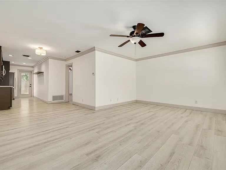 535 32nd Ave N #5 — Photo 5