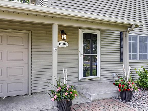 3rd image of 2560 Dorothy Ave