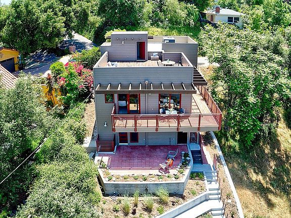 2nd image of 1835 Kaweah Dr